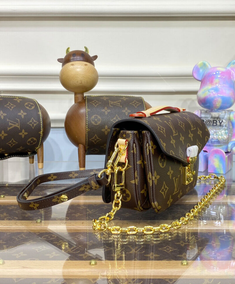 Louis Vuitton Pochette Metis East West M46279 Brown